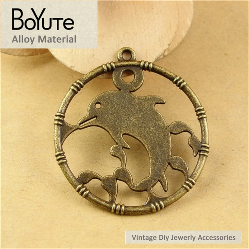 BoYuTe (60 Pieces/Lot) 32MM Vintage Diy Jewelry Accessories Wholesale Alloy Material Antique Bronze Round Plated Dolphin Pendant
BoYuTe (60 Pieces/Lot) 32MM Vintage Diy Jewelry Accessories Wholesale Alloy Material Antique Bronze Round Plated Dolphin Pendant
