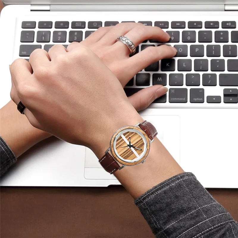 Mens Watches Top Brand Luxury Quartz Watch Men Casual Sport Clock Male Wristwatch Genuine Leather Band Striped Horse Relogios
Mens Watches Top Brand Luxury Quartz Watch Men Casual Sport Clock Male Wristwatch Genuine Leather Band Striped Horse Relogios