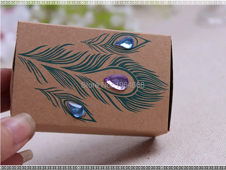 wedding party favor candy box -- peacock feathers & resin diamond pattern sweet chocolate favor bag party gift box 100pcs/lot
wedding party favor candy box -- peacock feathers & resin diamond pattern sweet chocolate favor bag party gift box 100pcs/lot
