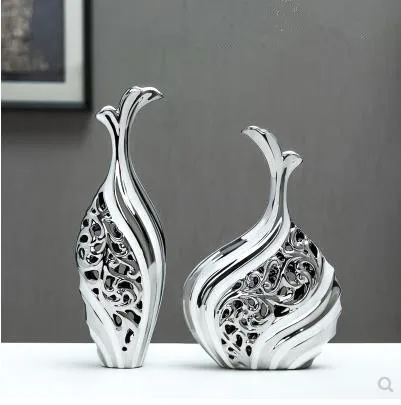 European creative ceramic table vase, living room office desktop decoration, home decoration crafts
European creative ceramic table vase, living room office desktop decoration, home decoration crafts