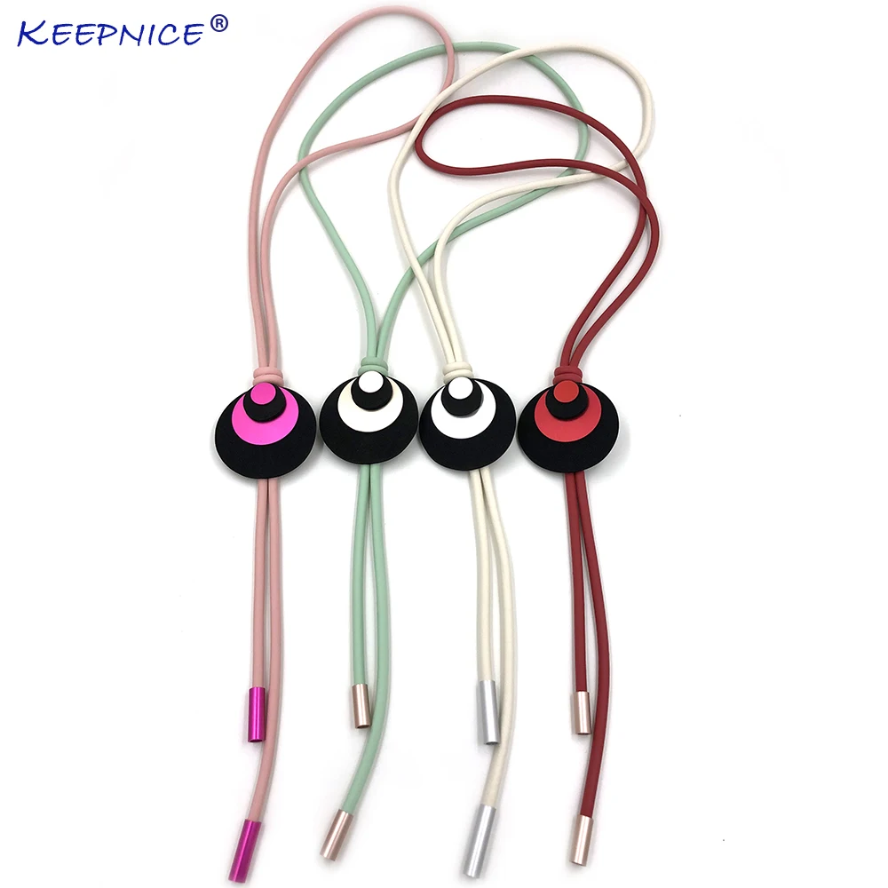 2019 New flower shape shining Aluminum charm Rubber rope simple statement OL necklace clothes accessories for new office lady
2019 New flower shape shining Aluminum charm Rubber rope simple statement OL necklace clothes accessories for new office lady
