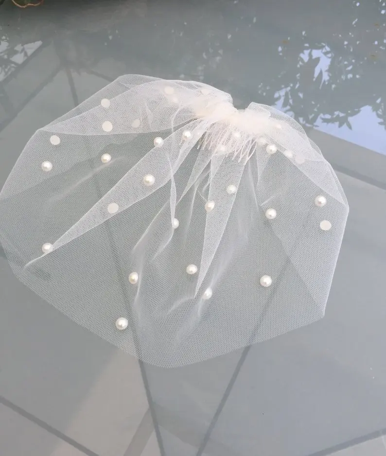 Ivory White Pearls Beading Blusher Veil Bridal Face Cover Evening Party Women Hair Accessories Short Voile Mariage
Ivory White Pearls Beading Blusher Veil Bridal Face Cover Evening Party Women Hair Accessories Short Voile Mariage