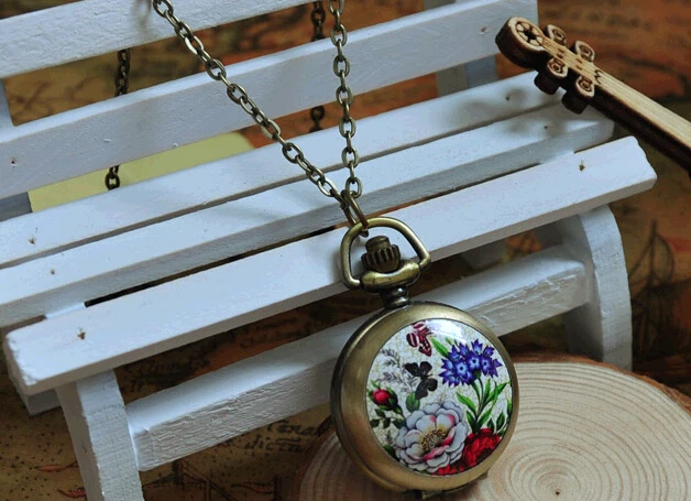New seyle bronze Green Flower Porcelain pattern pendant necklace pocket watch Best Gift for Kid Women wholesale
New seyle bronze Green Flower Porcelain pattern pendant necklace pocket watch Best Gift for Kid Women wholesale