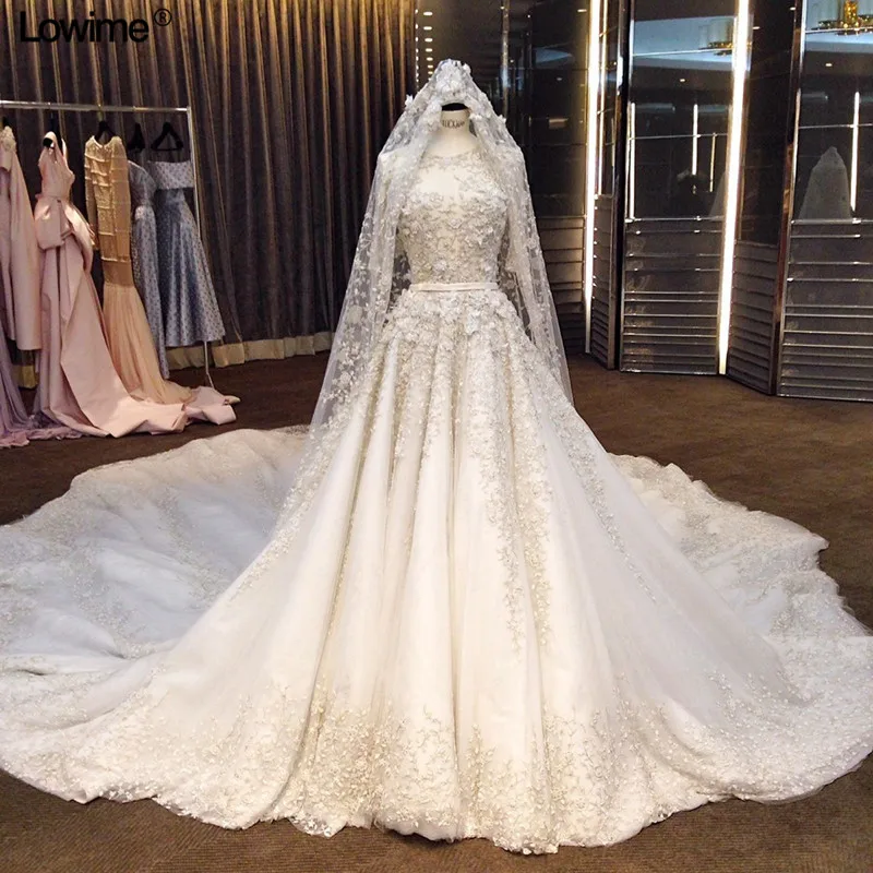 Muslim Long Sleeves vestido de novia A-line Scoop Bridal Gowns Appliques Beading Lace Middle East Wedding Dress With Long Veil
Muslim Long Sleeves vestido de novia A-line Scoop Bridal Gowns Appliques Beading Lace Middle East Wedding Dress With Long Veil