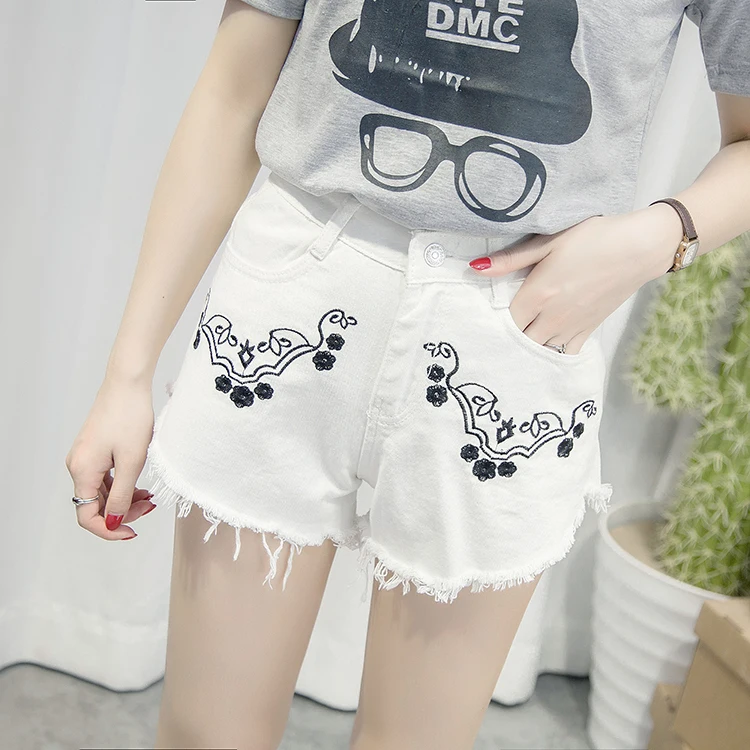 Shorts Fashion Flower Embroidery Jeans Burst Fray High waist Light color Hot fashion Female white shorts women
Shorts Fashion Flower Embroidery Jeans Burst Fray High waist Light color Hot fashion Female white shorts women