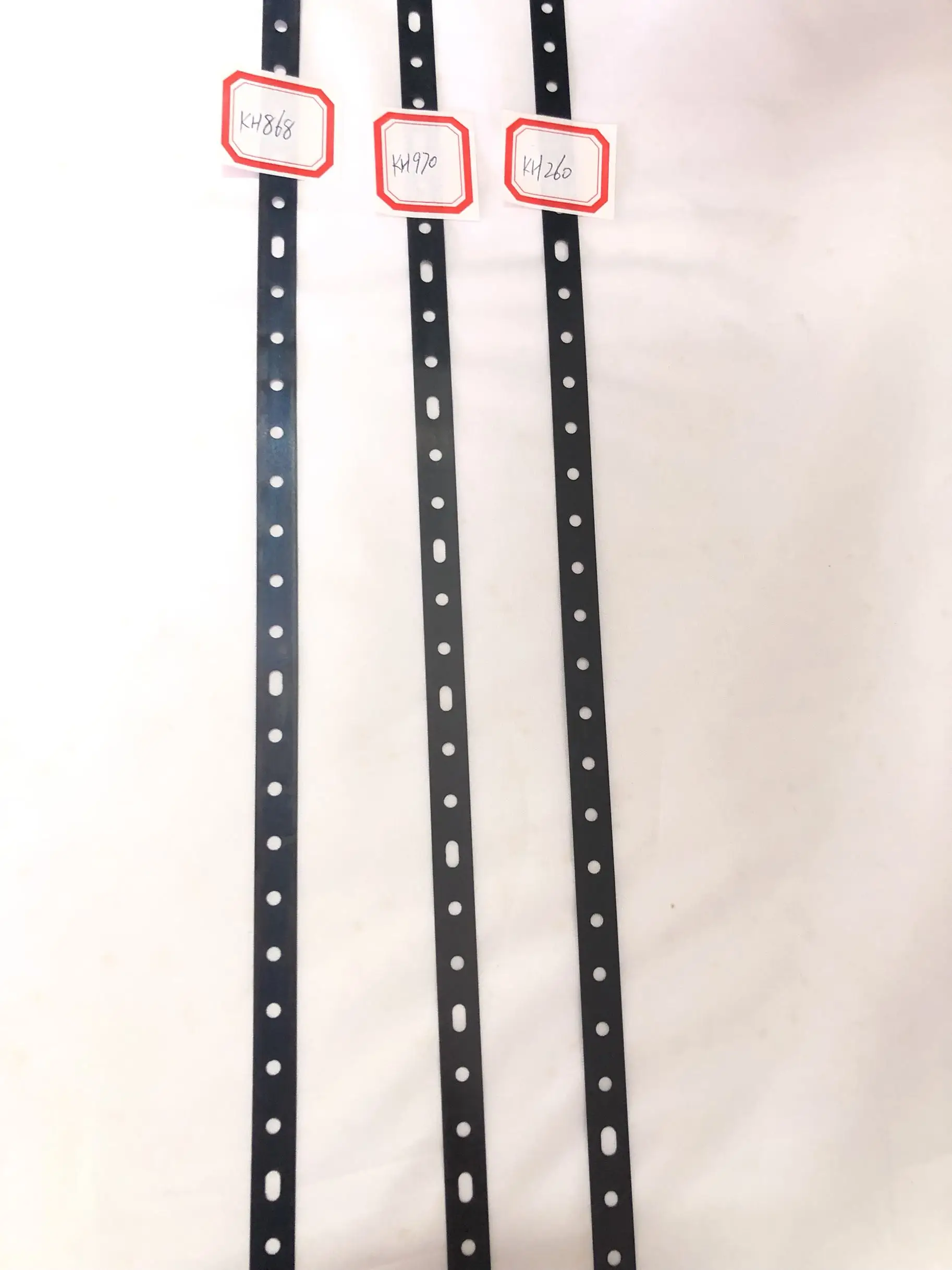 2pcs Brother knitting machine sweater knitting machine synchronous steel belt KH868 KH970 940 KH260 steel belt
2pcs Brother knitting machine sweater knitting machine synchronous steel belt KH868 KH970 940 KH260 steel belt