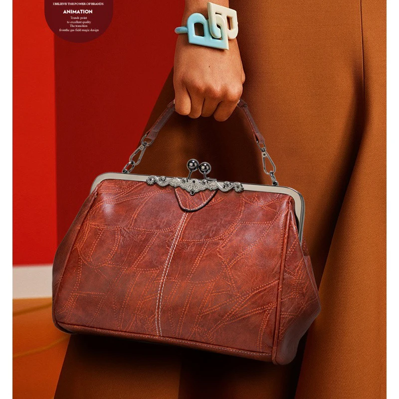ZMQN Women Messenger Bags Small Female Shoulder Bag for Women Retro Frame PU Leather Bag Ladies Handbag Clutch Brand 2020 C262
ZMQN Women Messenger Bags Small Female Shoulder Bag for Women Retro Frame PU Leather Bag Ladies Handbag Clutch Brand 2020 C262