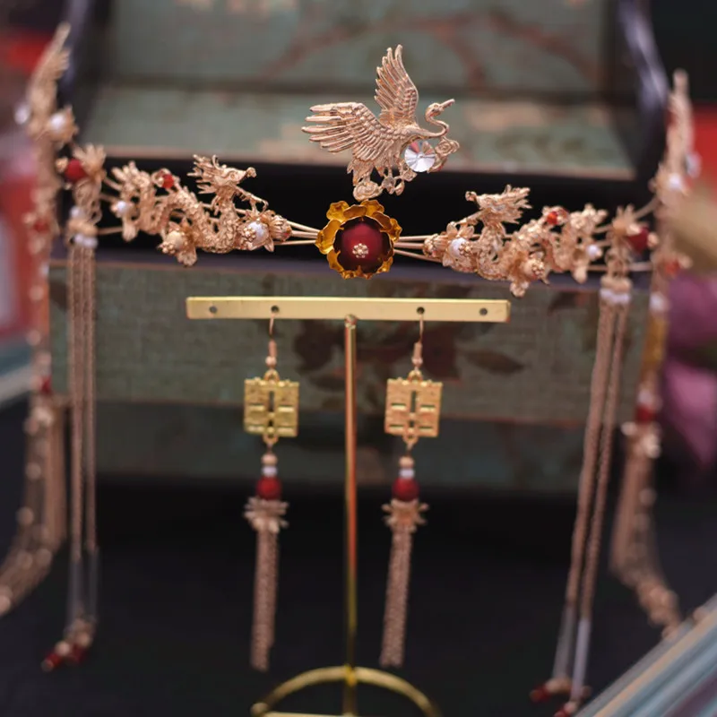 new Chinese style tassel hair sticks tiara earrings sets vintage Phoenix crown wedding hair accessories
new Chinese style tassel hair sticks tiara earrings sets vintage Phoenix crown wedding hair accessories