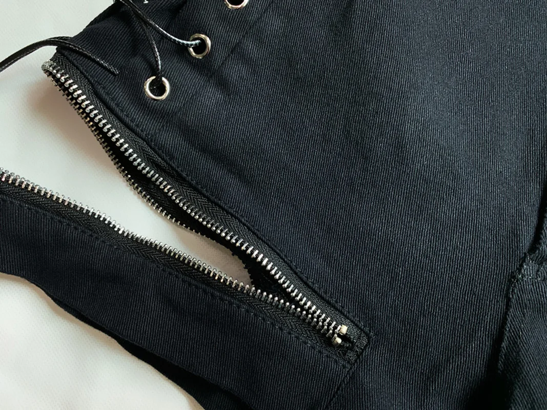 Punk Gothic Sexy Shorts Women Hollow Out Lace-Up Zipper Low Waist Slim Black Shorts Clubwear Shorts Female Fashion
Punk Gothic Sexy Shorts Women Hollow Out Lace-Up Zipper Low Waist Slim Black Shorts Clubwear Shorts Female Fashion