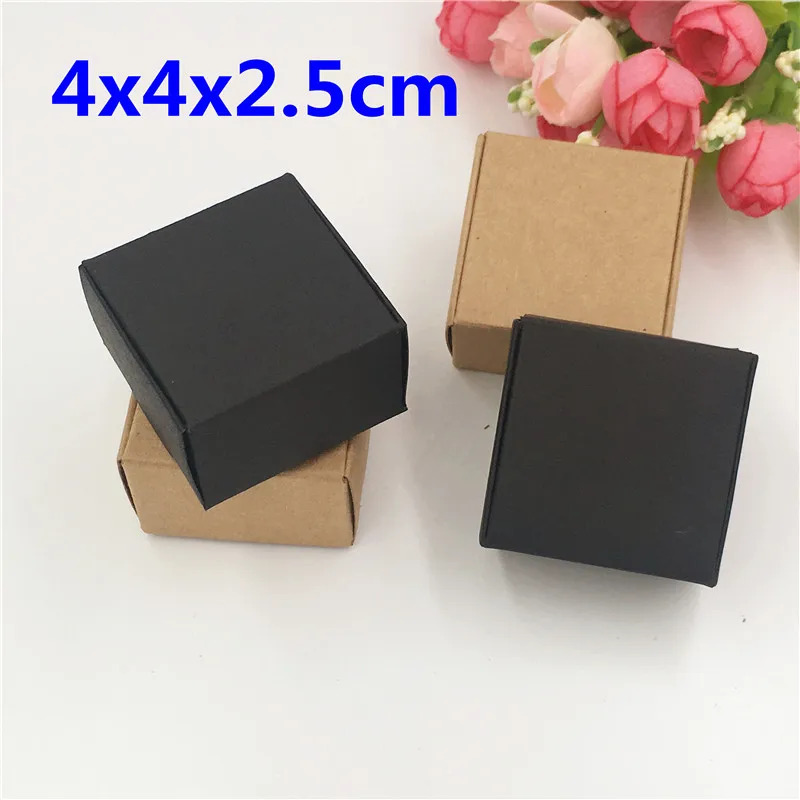 200pcs Kraft Craft Cute 4x4x2.5cm Jewery Box Storage Lovely Box Small Gift Packaging Box For Small Accessory/Gift/Candy
200pcs Kraft Craft Cute 4x4x2.5cm Jewery Box Storage Lovely Box Small Gift Packaging Box For Small Accessory/Gift/Candy