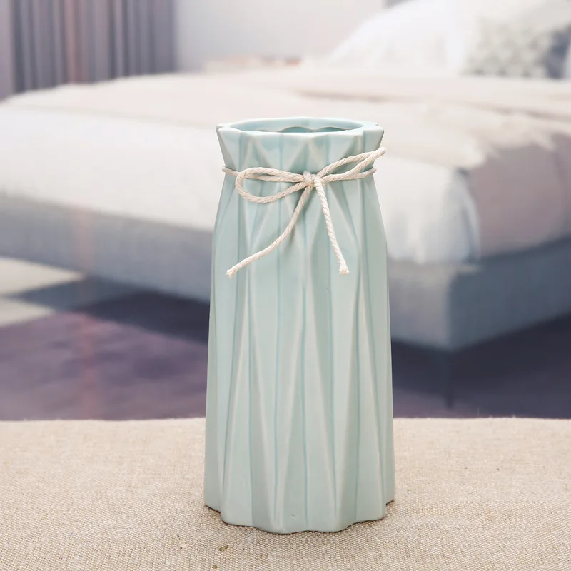 European contracted ceramic vase dried flower vase furnishing articles table decor
European contracted ceramic vase dried flower vase furnishing articles table decor