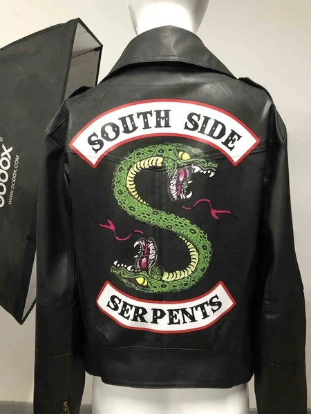Hot TV Play 2019 New Spring Riverdale Southside Serpent Kpop Fans Zipper PU Jacket Women Coats Slim fit Jacket Outwear Clothes
Hot TV Play 2019 New Spring Riverdale Southside Serpent Kpop Fans Zipper PU Jacket Women Coats Slim fit Jacket Outwear Clothes