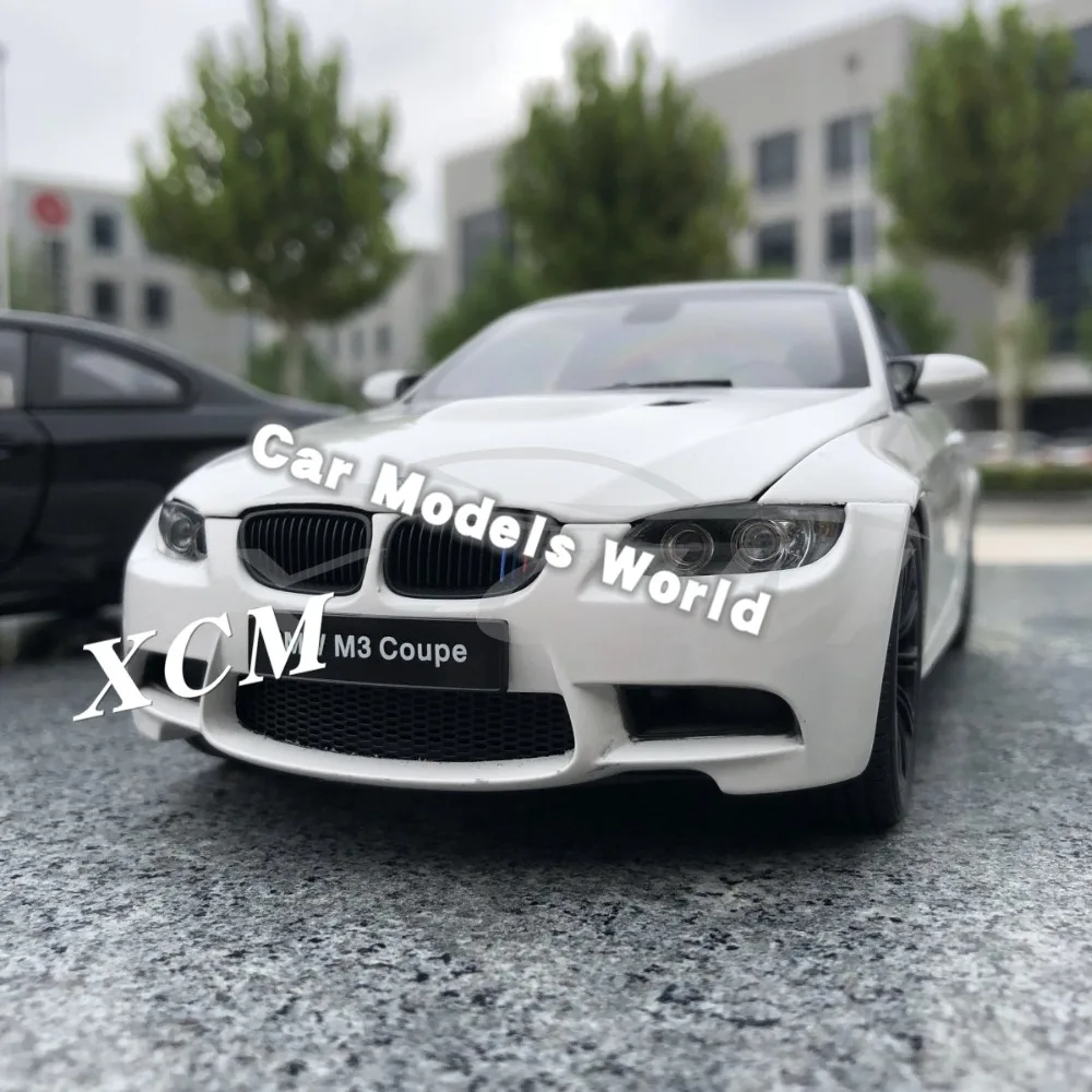 Литая модель автомобиля для Kyosho M3 Coupe (E92) 1:18 (Alpine White) + маленький подарок!| |