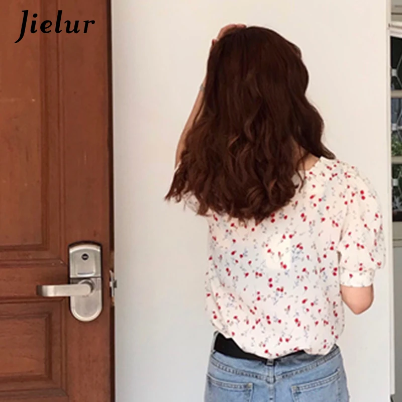 Jielur Shirts Women Korean Style Loose Floral Print Square Collar Short Sleeve Shirt Summer Casual Vintage Blouse Camiseta Femme
Jielur Shirts Women Korean Style Loose Floral Print Square Collar Short Sleeve Shirt Summer Casual Vintage Blouse Camiseta Femme