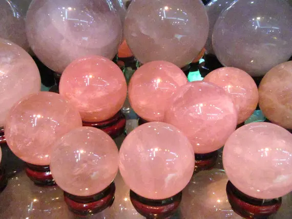 30-100mm Assorted Rock Rose Quartz Crystal Sphere - Hand Carved Gem Stone Ball for Crystal Cabochon Rock
30-100mm Assorted Rock Rose Quartz Crystal Sphere - Hand Carved Gem Stone Ball for Crystal Cabochon Rock