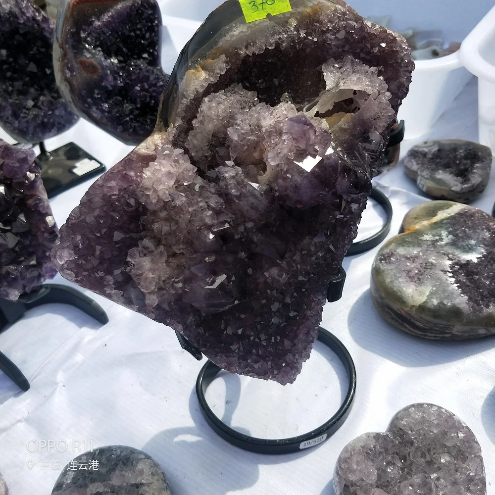 Crystal cluster Natural amethyst cluster amethyst cave piece raw stone home office crystal decoration gift small decoration
Crystal cluster Natural amethyst cluster amethyst cave piece raw stone home office crystal decoration gift small decoration