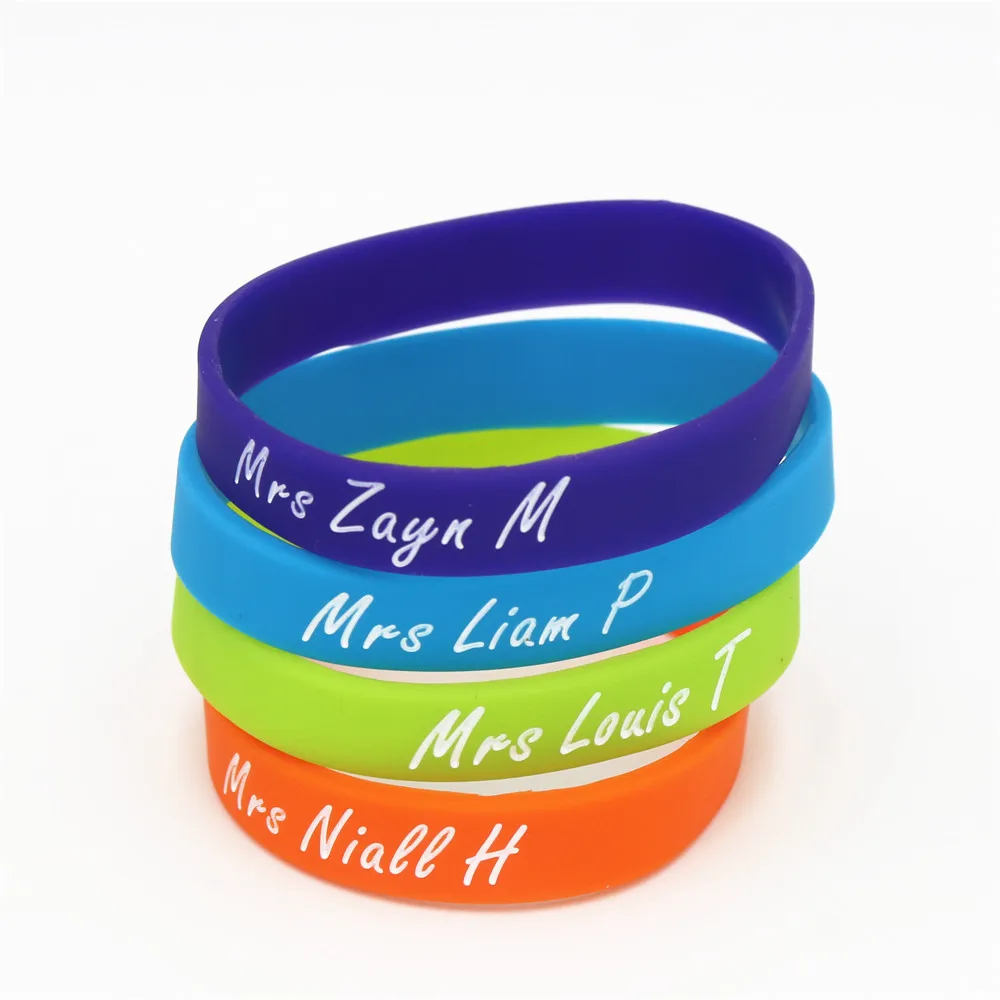 1PC 1 D One Direction Silicone Wristband Niall Harry Zayn Louis Silicone Rubber Bracelets & Bangles Music Bands Fans Gift SH209
1PC 1 D One Direction Silicone Wristband Niall Harry Zayn Louis Silicone Rubber Bracelets & Bangles Music Bands Fans Gift SH209