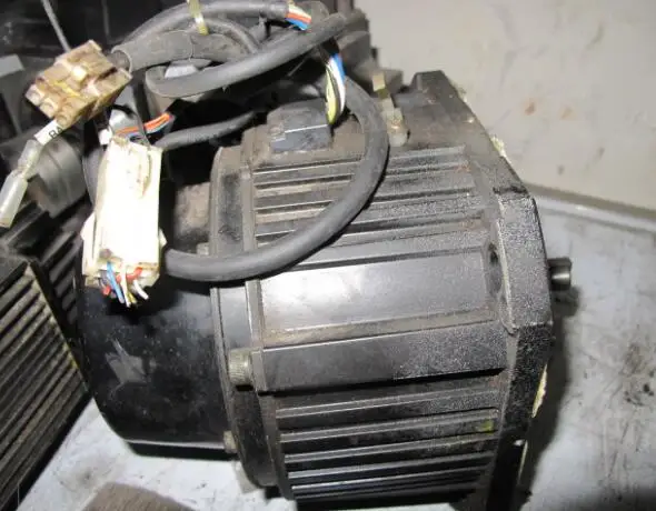 Servo motor SGMDH-06A2A-YR24 , 90% appearance new ; 3 months warranty ; in stock, fast delivery
Servo motor SGMDH-06A2A-YR24 , 90% appearance new ; 3 months warranty ; in stock, fast delivery