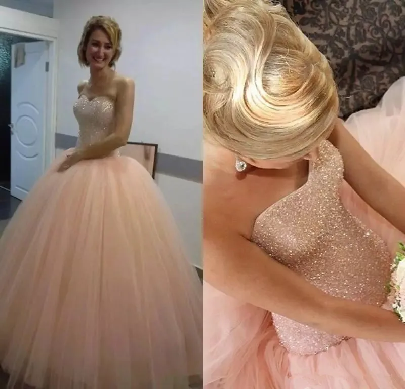 Burgundy Lace Flowers Sequins Quinceanera Dresses 2020 New Ball Gown Off-the-shoulder Arabic Long Prom Party Gowns Plus Size
Burgundy Lace Flowers Sequins Quinceanera Dresses 2020 New Ball Gown Off-the-shoulder Arabic Long Prom Party Gowns Plus Size