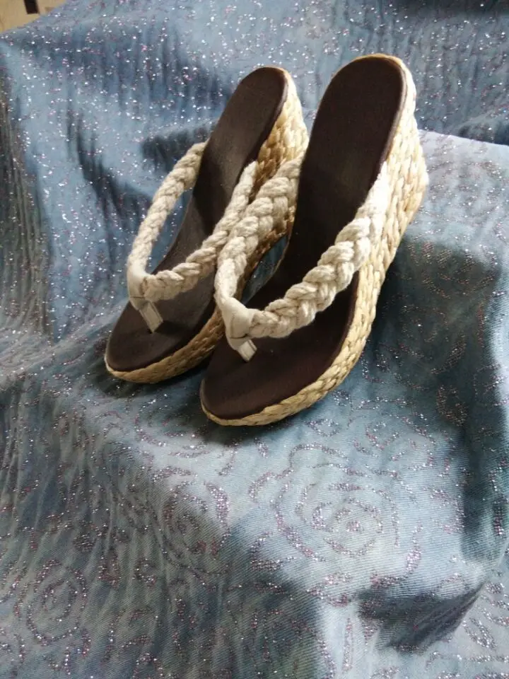 Summer Outdoor Pinches Shoes Wedged Flip-flops Large Size 42 43 Small 31 Thick Bottom Summer Shoes Straw Womens Slippers
Summer Outdoor Pinches Shoes Wedged Flip-flops Large Size 42 43 Small 31 Thick Bottom Summer Shoes Straw Womens Slippers