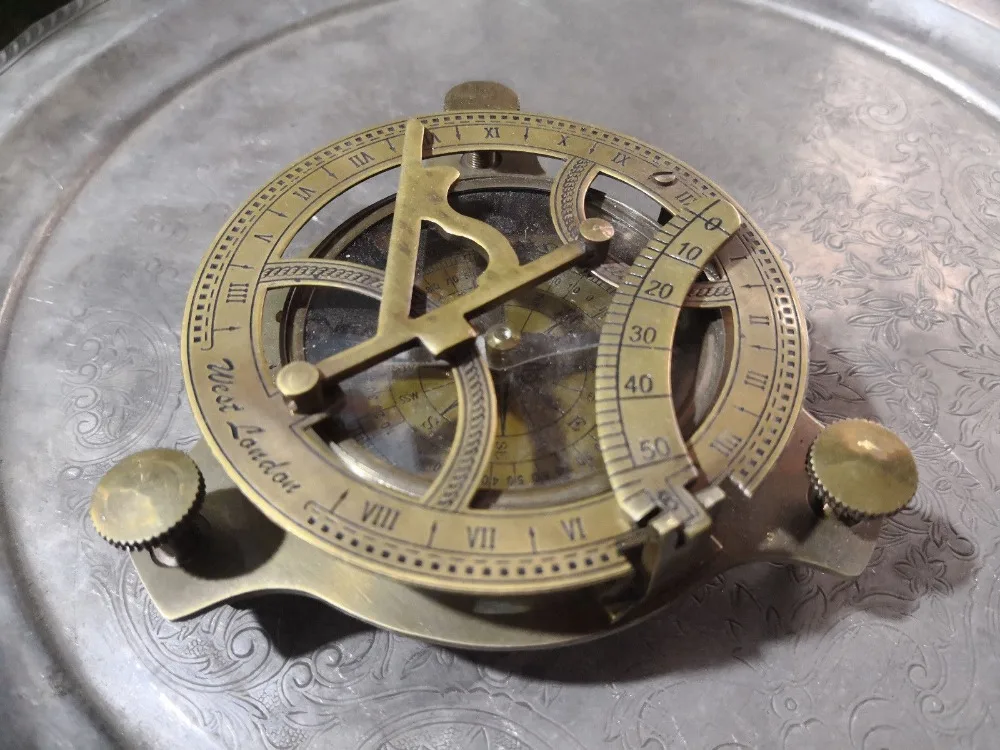 Christmas Medieval ornaments folding sundial copper decorative nautical compass Halloween
Christmas Medieval ornaments folding sundial copper decorative nautical compass Halloween