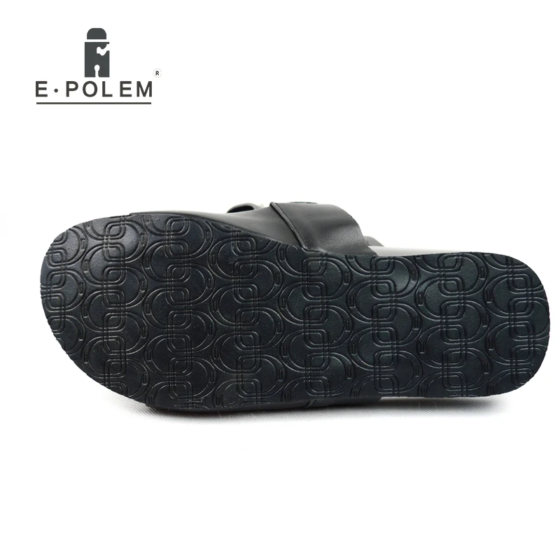 New New Men Slippers Summer Anti-skid Breathable Outdoor Beach Shoes Black Cool Fashion Men Rivet slippers sandals Hot Sale
New New Men Slippers Summer Anti-skid Breathable Outdoor Beach Shoes Black Cool Fashion Men Rivet slippers sandals Hot Sale