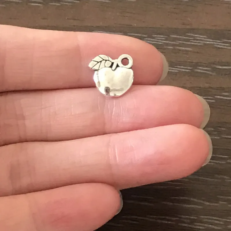 20PCS DIY Jewelry Making 2 Sides Apple Charms Zinc Alloy Pendant Charm for Bracelets Pendant Necklaces Earrings Zipper Pulls
20PCS DIY Jewelry Making 2 Sides Apple Charms Zinc Alloy Pendant Charm for Bracelets Pendant Necklaces Earrings Zipper Pulls