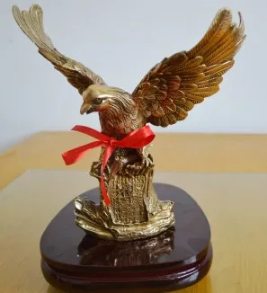Украшения fengchengmoli - Eagle A great hawk раскладывают крылья, чтобы помочь транспортировать, вызывая зло, украшения фэн-шуй, бронзером
Украшения fengchengmoli - Eagle A great hawk раскладывают крылья, чтобы помочь транспортировать, вызывая зло, украшения фэн-шуй, бронзером