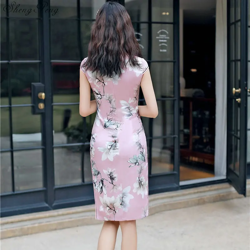 2019 Chinese Women Traditional Dress Sexy Summer New Women Satin Print Flower Chinese Qipao oriental evening dress V1480
2019 Chinese Women Traditional Dress Sexy Summer New Women Satin Print Flower Chinese Qipao oriental evening dress V1480