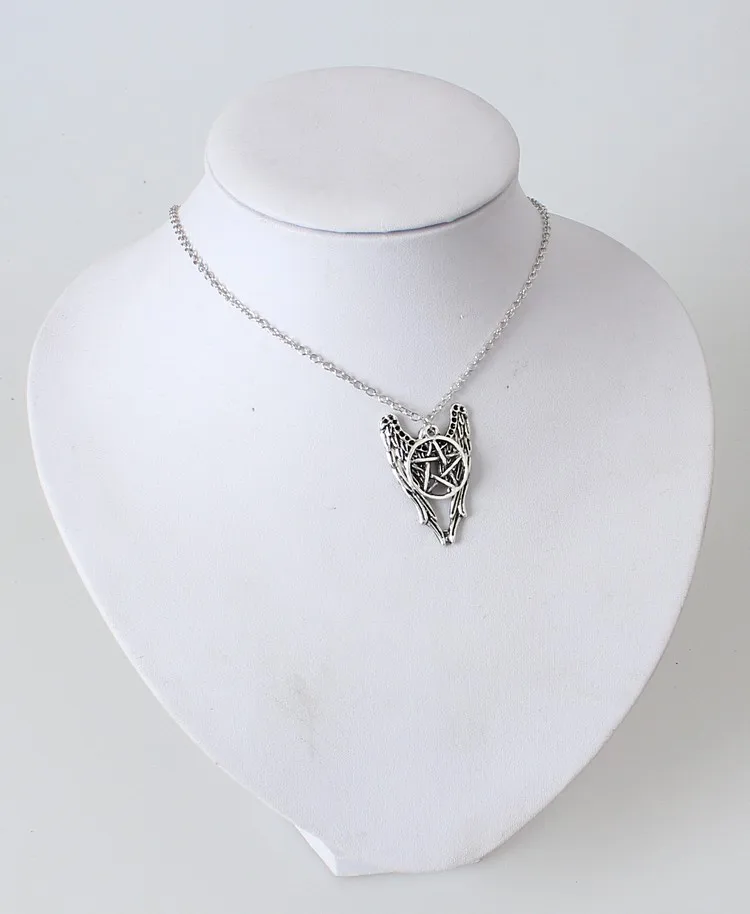 Fashion Europe And The United States The New Evil Power Necklace Five - Pointed Star / Wings / Necklace Wholesale Sales
Fashion Europe And The United States The New Evil Power Necklace Five - Pointed Star / Wings / Necklace Wholesale Sales