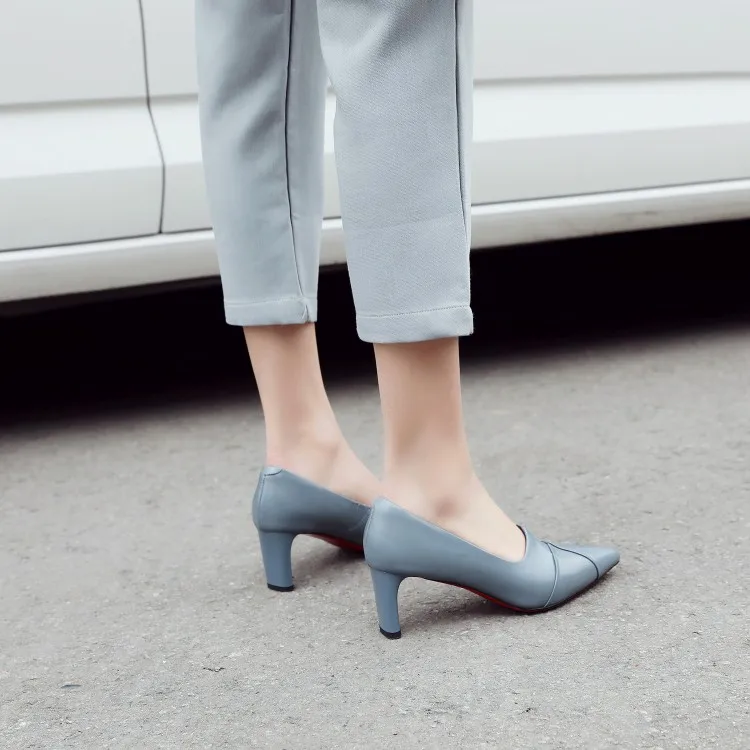 MLJUESE 2019 women pumps autumn spring cow leather shallow blue color pointed toe high heels lady shoes party wedding dress
MLJUESE 2019 women pumps autumn spring cow leather shallow blue color pointed toe high heels lady shoes party wedding dress