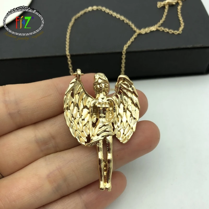 F.J4Z Brand Hot 12 Horoscope Pendant Necklaces Fashion Shinning Golden Alloy Zodiac Collar Women Necklace Jewelry Lovers Jewel
F.J4Z Brand Hot 12 Horoscope Pendant Necklaces Fashion Shinning Golden Alloy Zodiac Collar Women Necklace Jewelry Lovers Jewel