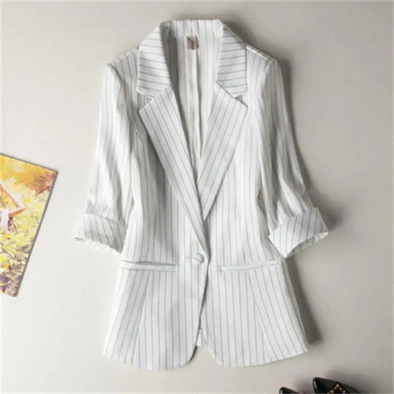 Ms .Blazers female jacket Small suit female jacket women coat New high quality summer White stripe Professional suit size S-7XL
Ms .Blazers female jacket Small suit female jacket women coat New high quality summer White stripe Professional suit size S-7XL