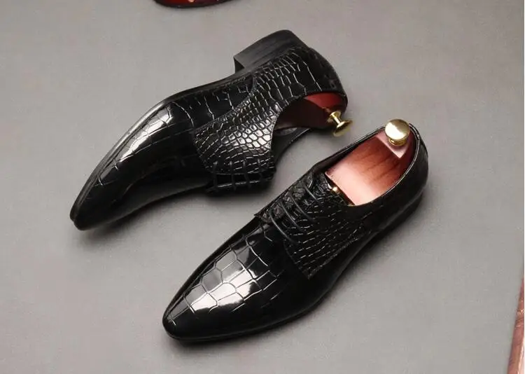 Dress shoes men lace up smart casual low heel shoes genuine leather alligator print plaid pointed toes dark blue breathable shoe
Dress shoes men lace up smart casual low heel shoes genuine leather alligator print plaid pointed toes dark blue breathable shoe