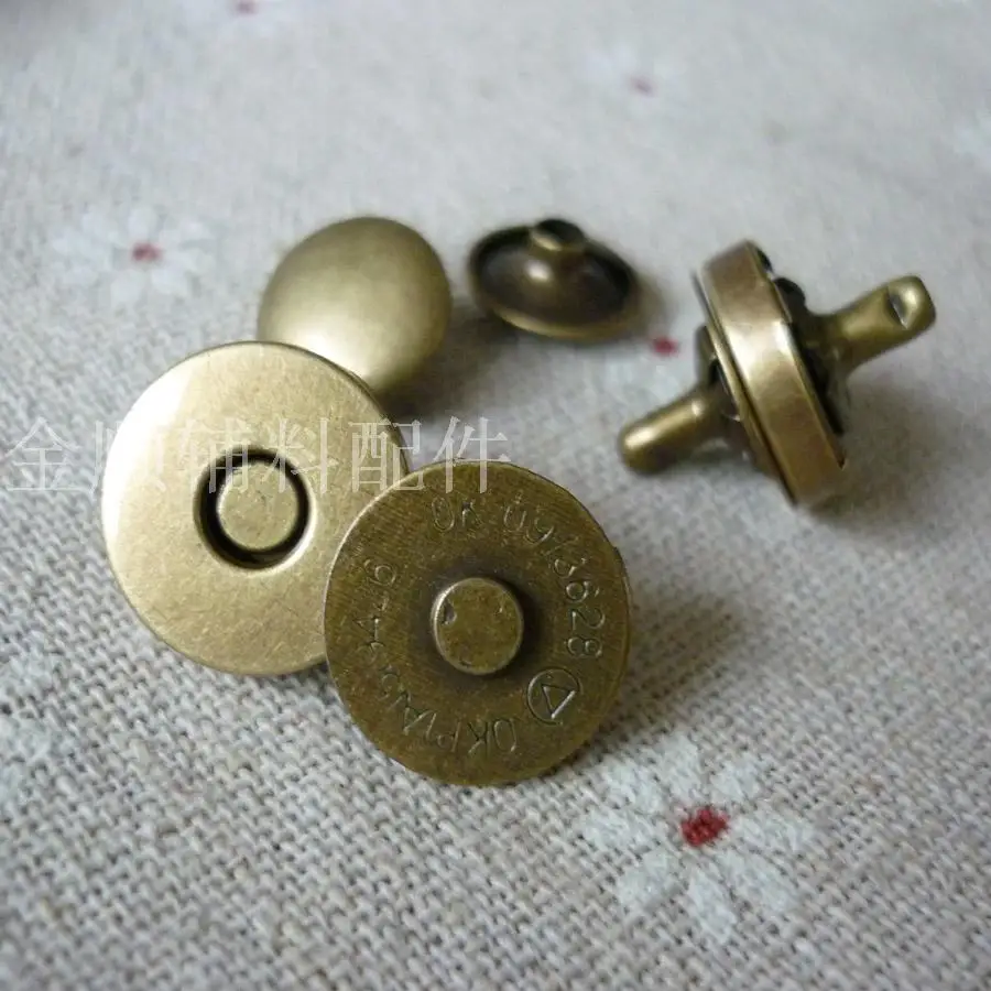 Double faced screw magnetic buckle bronze color double faced rivet magnet clasp 14mm-18mm magnet clasp buckle magnetic buckle
Double faced screw magnetic buckle bronze color double faced rivet magnet clasp 14mm-18mm magnet clasp buckle magnetic buckle