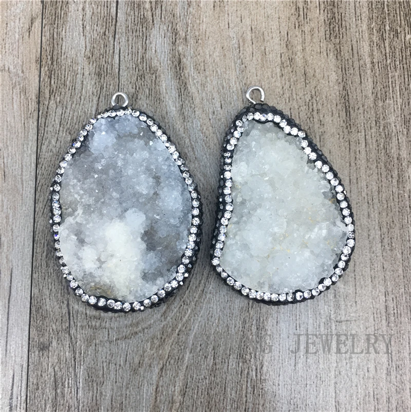 Freeform White Crystal quartz druzy Pendant Paved Rhinrstones edges For Necklace Jewelry MY1395
Freeform White Crystal quartz druzy Pendant Paved Rhinrstones edges For Necklace Jewelry MY1395