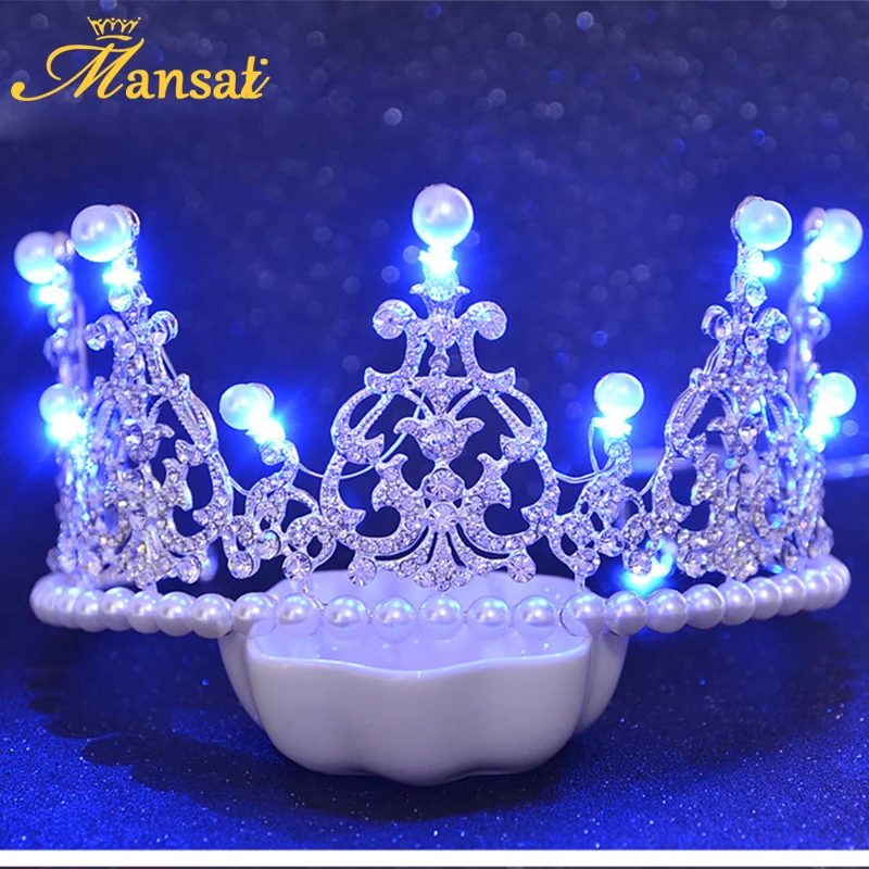 Shiny Glowing Tiaras For Women Queen Crown Bridal Simulated Pearl Jewelry Light Tiaras and Crowns Wedding Hair Accessories HG080
Shiny Glowing Tiaras For Women Queen Crown Bridal Simulated Pearl Jewelry Light Tiaras and Crowns Wedding Hair Accessories HG080