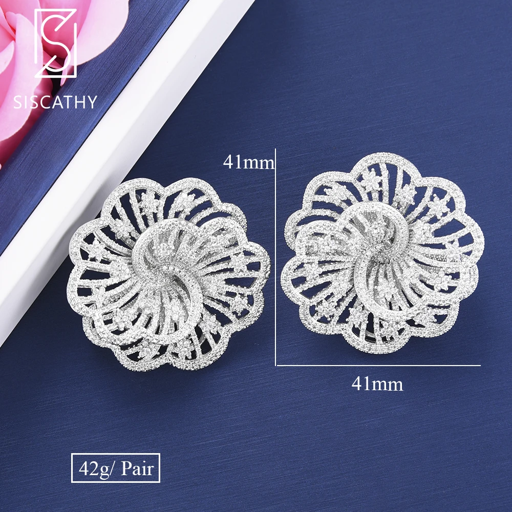 SISCATHY Trendy Flower Hollow women earrings Full Cubic Zirconia Inlaid Dubai wedding Engagement Stud Earrings
SISCATHY Trendy Flower Hollow women earrings Full Cubic Zirconia Inlaid Dubai wedding Engagement Stud Earrings