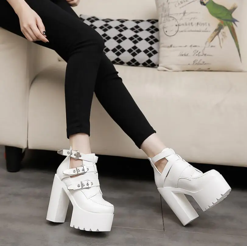 Фото STAN SHARK/женские ботинки Полусапожки на толстой подошве Белые полусапожки очень