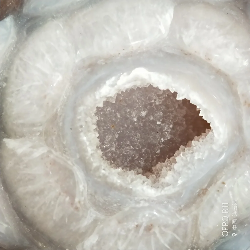 1pcs 1400g-1600g Big Natural Agate Geode Carved Lotus Flower Reiki Agate mineral
1pcs 1400g-1600g Big Natural Agate Geode Carved Lotus Flower Reiki Agate mineral