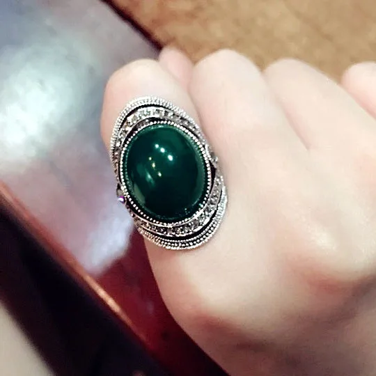 Vintage Bohemia Oval Large Dark Green Imitation Cat's eye stone Big Ring White Gold Color Exaggerated Decorate Party Jewelry
Vintage Bohemia Oval Large Dark Green Imitation Cat's eye stone Big Ring White Gold Color Exaggerated Decorate Party Jewelry