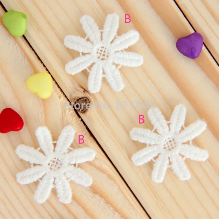 50pcs/lot 2.8CM Beautiful Wedding Dress Decorated Flower Applique Sew On Lace appliques patch
50pcs/lot 2.8CM Beautiful Wedding Dress Decorated Flower Applique Sew On Lace appliques patch