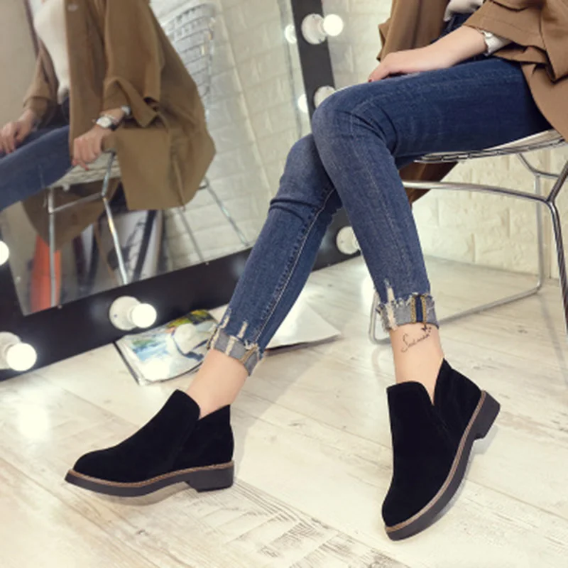2018 New Autumn And Winter Students Keep Warm Low Tube Martin Boots Female Comfortable Suede Round Head Snow Womens Boots NO.187
2018 New Autumn And Winter Students Keep Warm Low Tube Martin Boots Female Comfortable Suede Round Head Snow Womens Boots NO.187