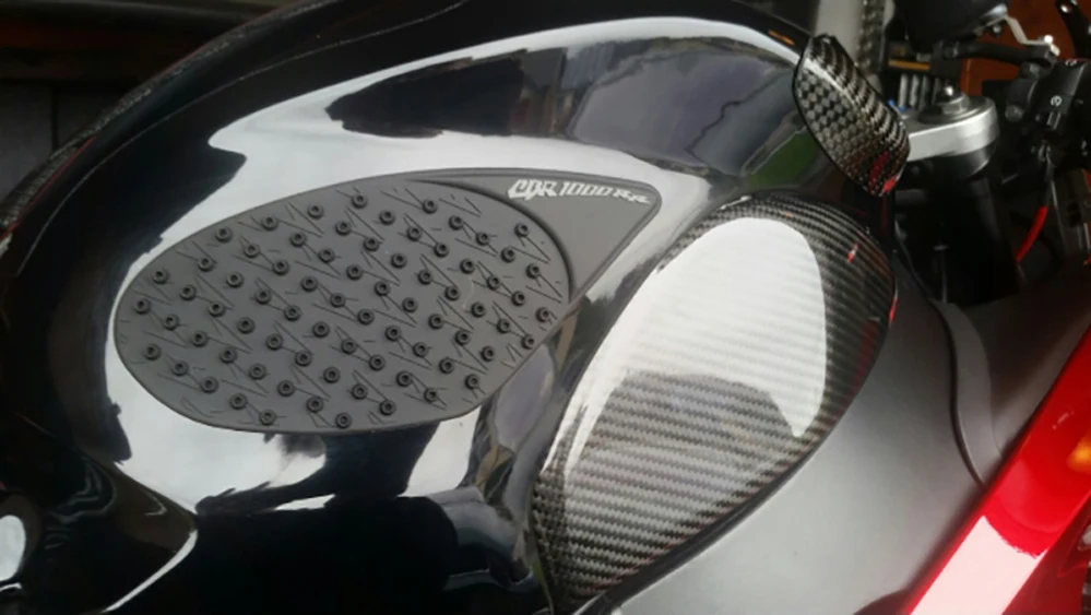 Motorcycle Anti slip Tank Pad Side Gas Knee Grip Traction Pads Protector 3M Sticker For Honda CBR1000 RR CBR1000RR 2008-2012
Motorcycle Anti slip Tank Pad Side Gas Knee Grip Traction Pads Protector 3M Sticker For Honda CBR1000 RR CBR1000RR 2008-2012