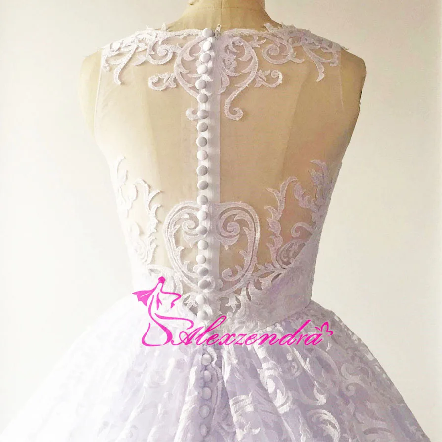 Alexzendra Lace White Ball Gown Wedding Dress See Through Back Beaded Waist Lace Bridal Gown vestido de noiva
Alexzendra Lace White Ball Gown Wedding Dress See Through Back Beaded Waist Lace Bridal Gown vestido de noiva