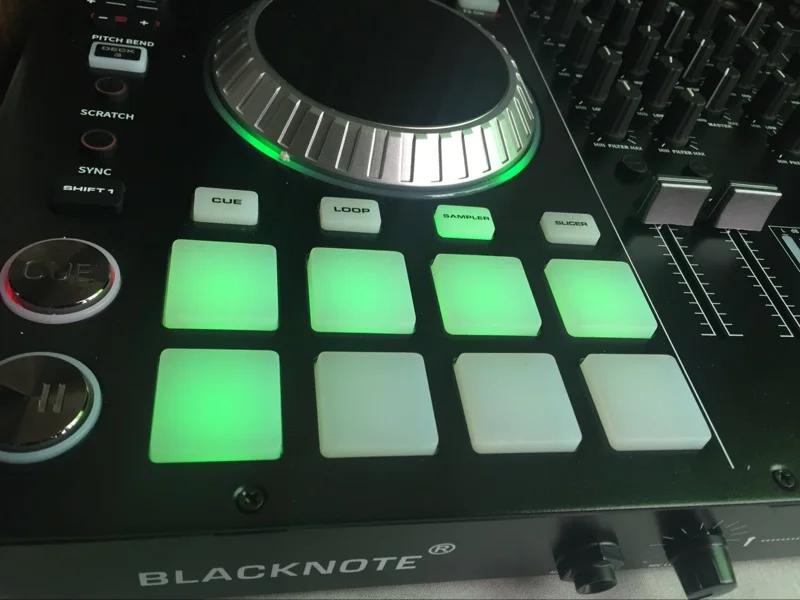 Диджей контроллер MIDI играть игроков воспроизведении аудио микшерный пульт DJ