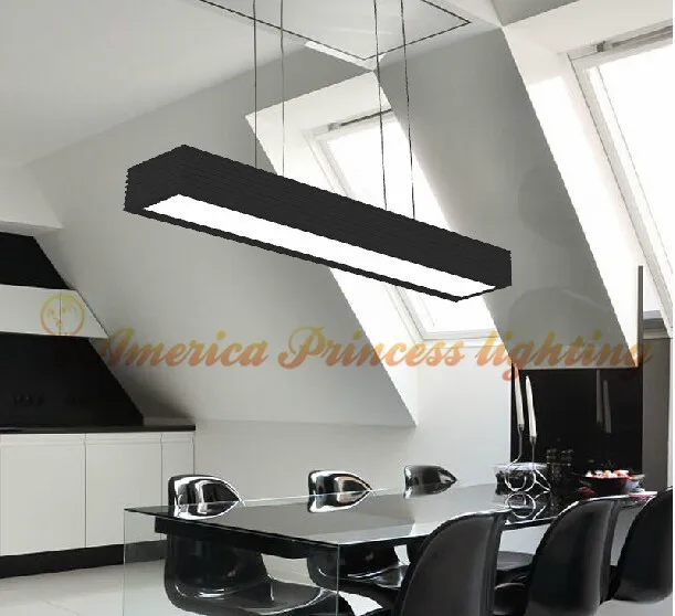 LED chandelier black and white art office Straightedge den restaurant lights, material:Aluminum, AC 110-220V,size 90CM*10CM*7CM.
LED chandelier black and white art office Straightedge den restaurant lights, material:Aluminum, AC 110-220V,size 90CM*10CM*7CM.