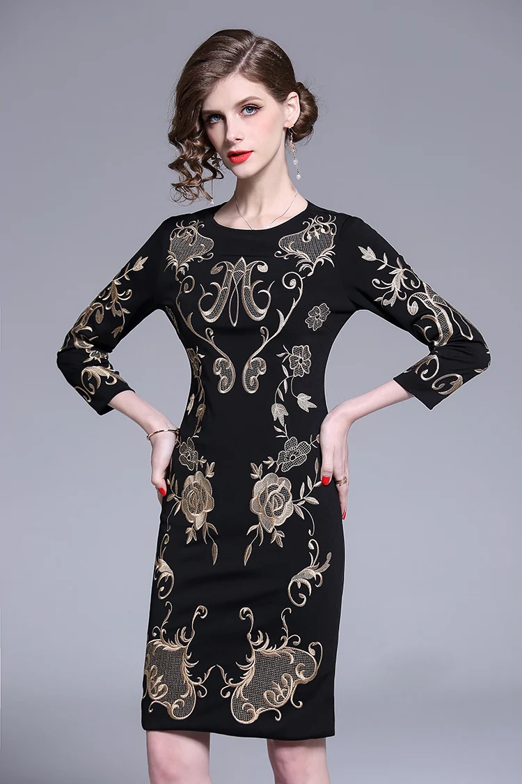 Brand Designer Vintage Embroidery Flowers Runway Dress New 2019 Women's Black Slim Bodycon Sheath Party Dress
Brand Designer Vintage Embroidery Flowers Runway Dress New 2019 Women's Black Slim Bodycon Sheath Party Dress