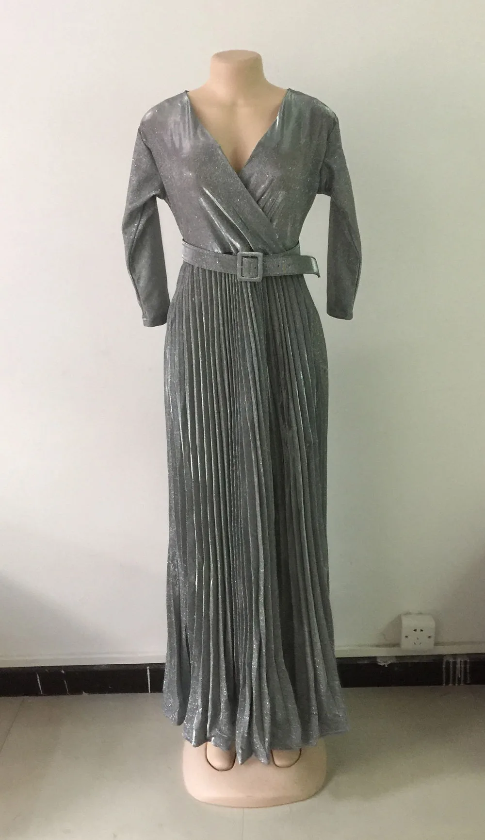 African Dresses For Women New African Design Bazin Long Sleeve Dashiki Dress For Lady African Clothes Pleated Long Maxi Dress
African Dresses For Women New African Design Bazin Long Sleeve Dashiki Dress For Lady African Clothes Pleated Long Maxi Dress
