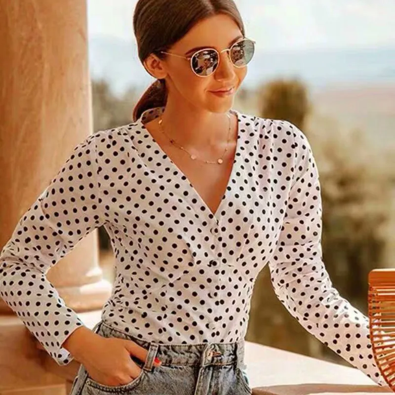 New Retro Office Lady's Blouses Dots Printed Sexy V-neck Autumn Feminine Shirts High Street Women Tops And Blusas Party Clothing
New Retro Office Lady's Blouses Dots Printed Sexy V-neck Autumn Feminine Shirts High Street Women Tops And Blusas Party Clothing
